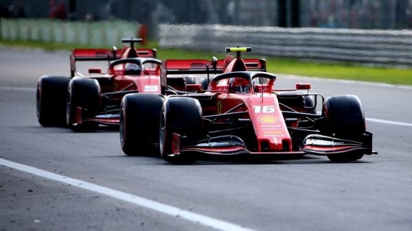 В Red Bull усомнились в легальности двигателя Ferrari