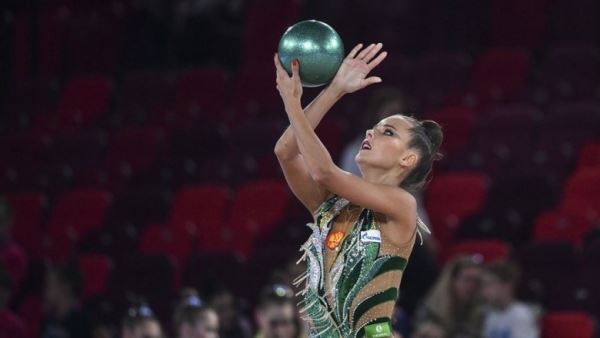 Чемпионка мира Селезнева не смогла выйти в финал личного многоборья в Баку